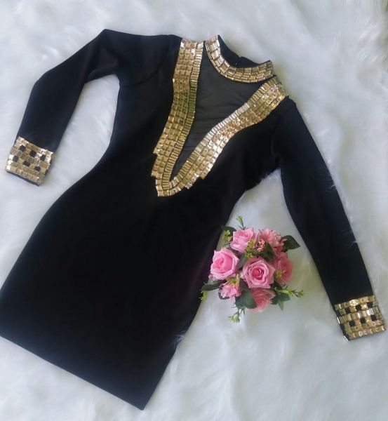 Vestido Bordado Dourado Decote