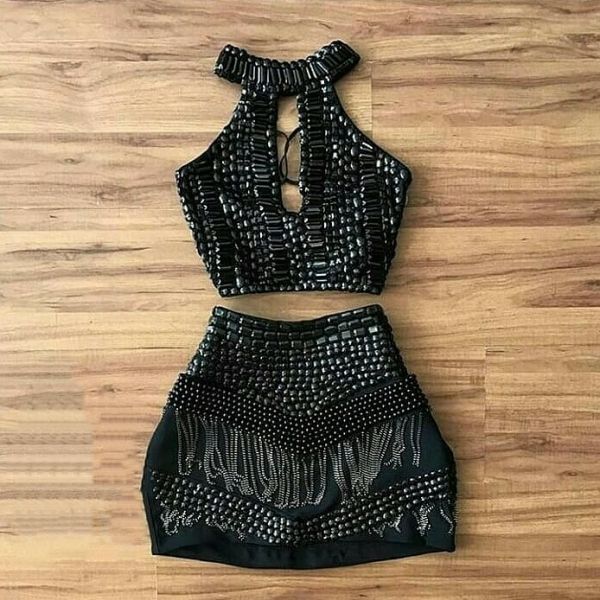 Conjunto Top Cropped  Gota e Saia Bordados