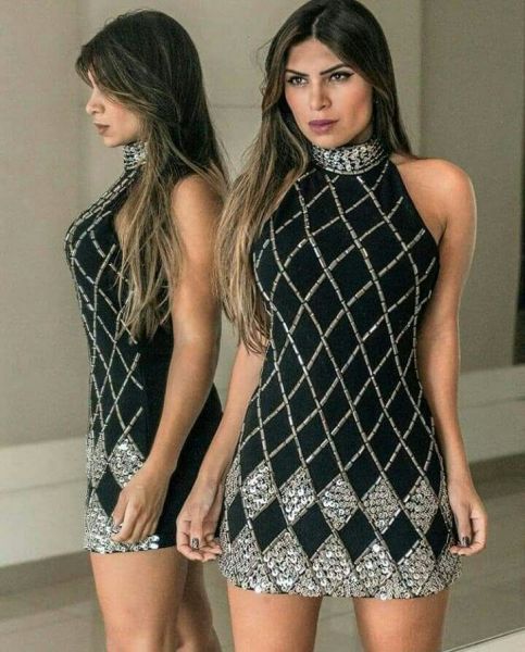 Vestido Xadrez Bordado sem Manga