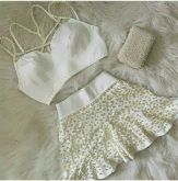 Conjunto Top Cropped e Saia Toda em Pérolas