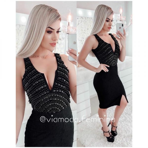 Vestido Mini Decote V Bordado a Mão